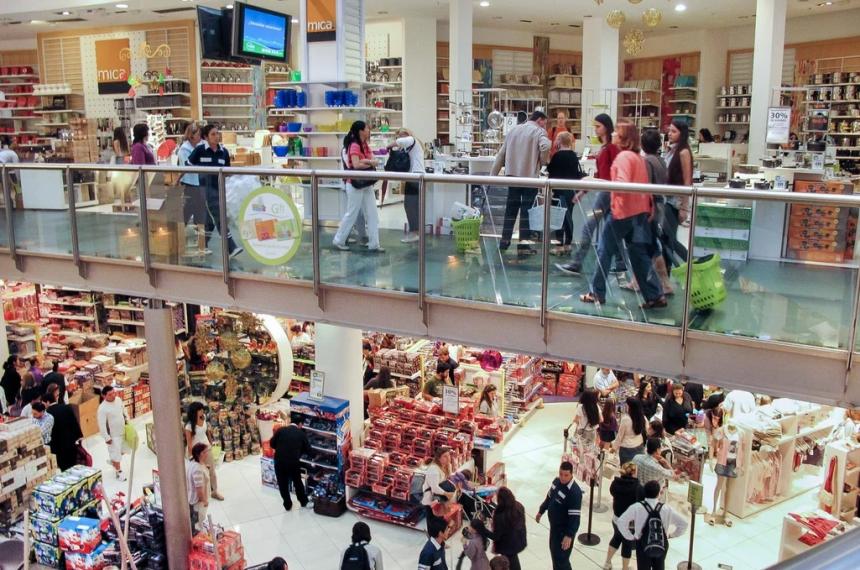 El consumo masivo sigue en caída