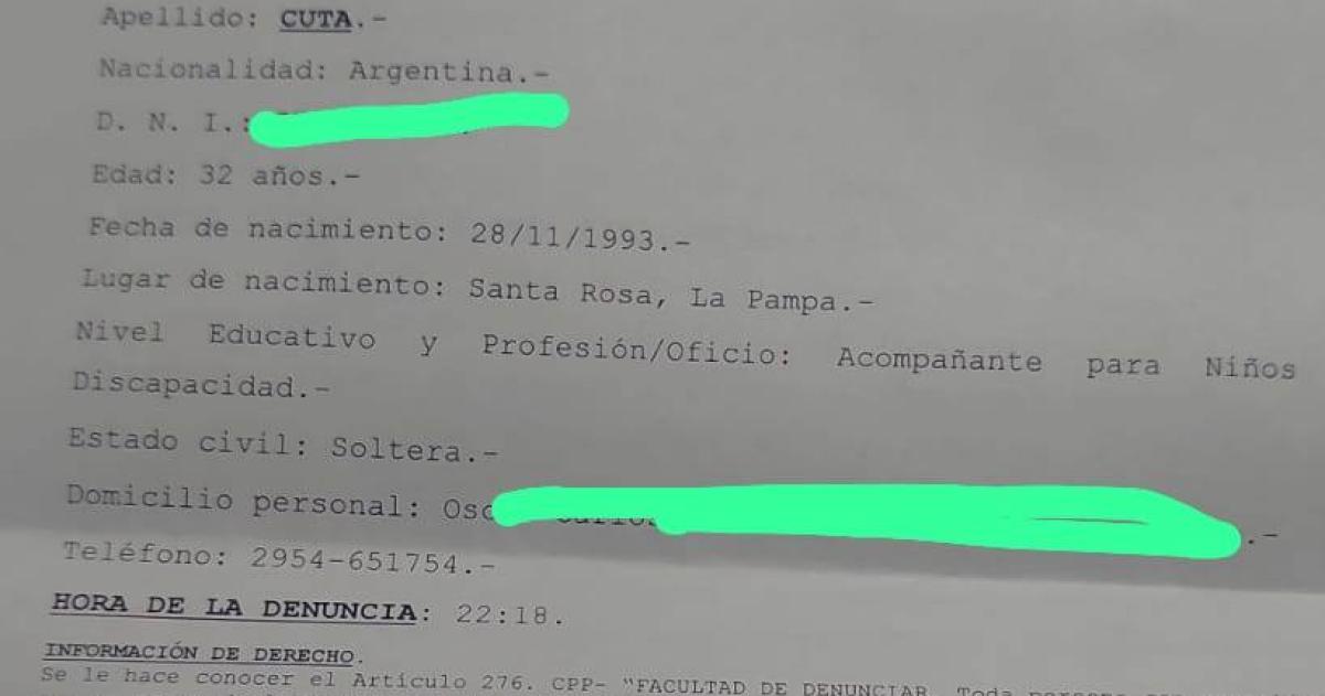 La mujer publicó en sus redes sociales una foto de la denuncia