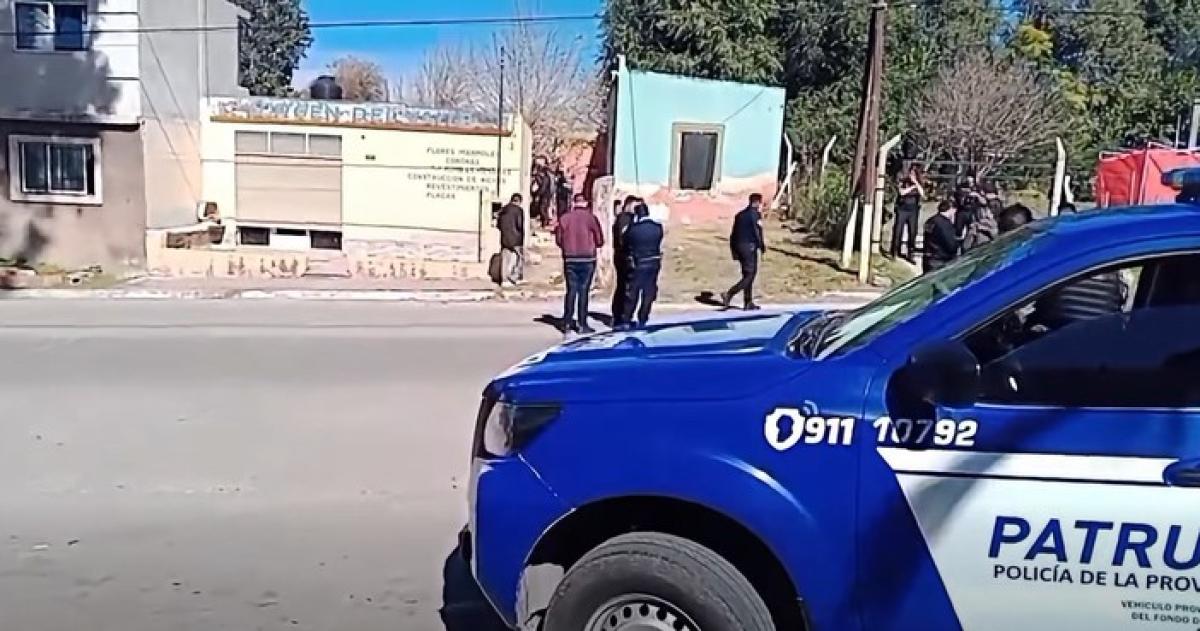 El despliegue en el barrio de Cosquín donde se produjo el ataque del perro a una nena de 4 años