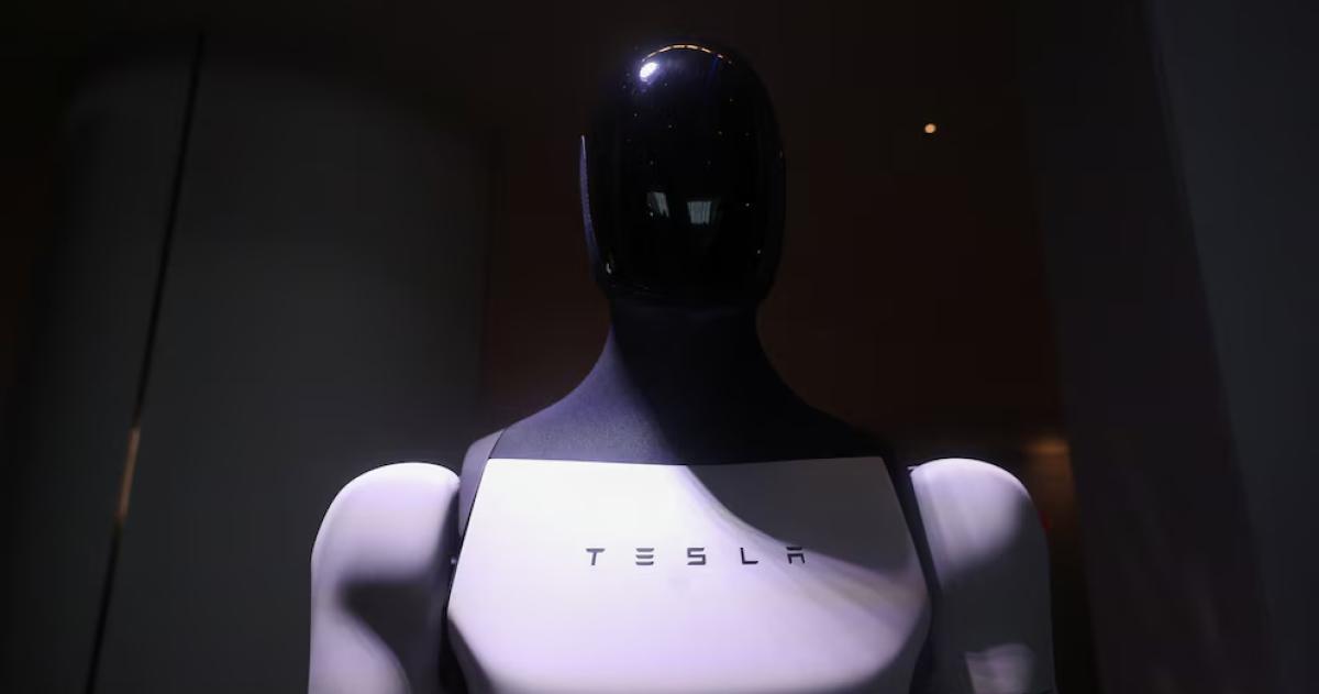 Tesla planea que Optimus act�e como asistente doméstico realizando tareas como servir comida u organizar espacios