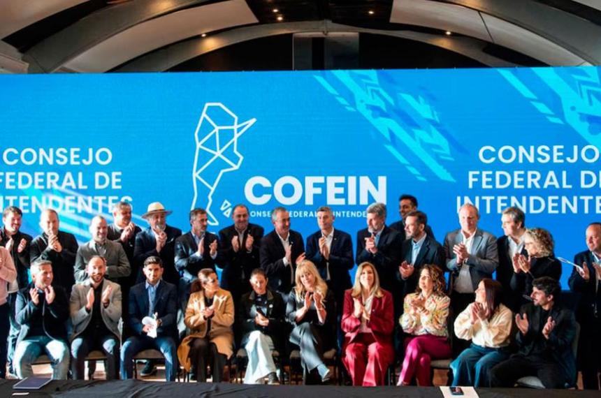 M�s de 300 intendentes se plantaron contra Milei y reclamaron fondos- No pueden municipalizar todo y quedarse con la plata