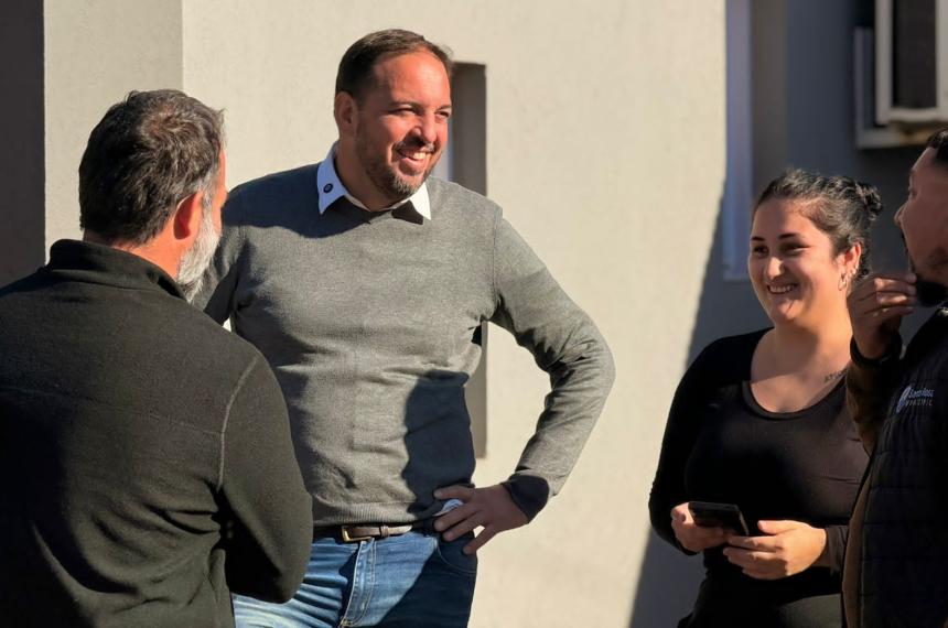 El intendente conversó con los vecinos y anunció obras de asfalto