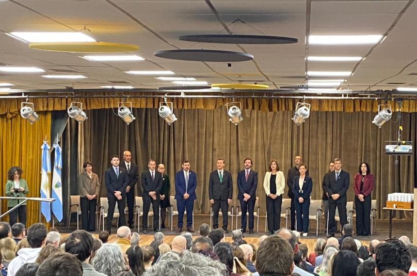 La ceremonia realizada este viernes por la tarde en el Aula Magna