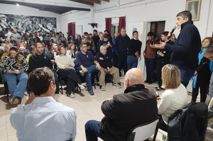 Bensus�n en una unidad b�sica fustigando a Milei