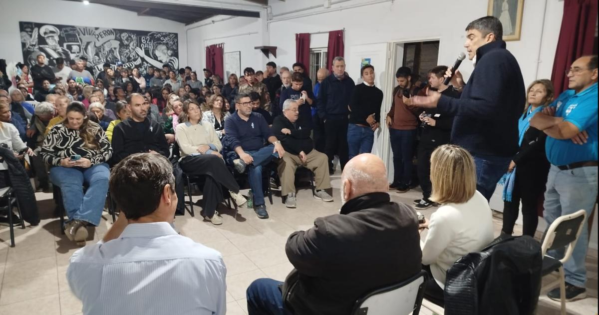 Bensus�n en una unidad b�sica fustigando a Milei