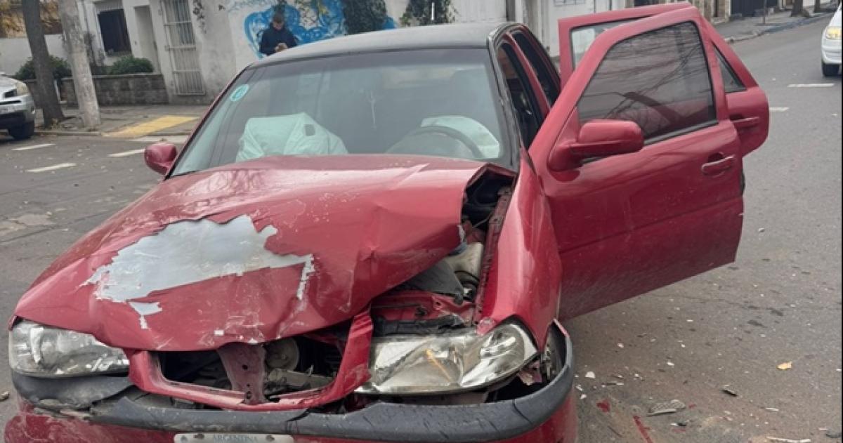 El VW Gol se llevó la peor parte del siniestro vial