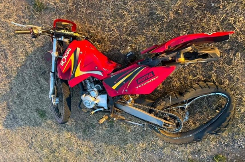 lEl choque se produjo a la altura del kilómetro 73 y la moto quedó destruída