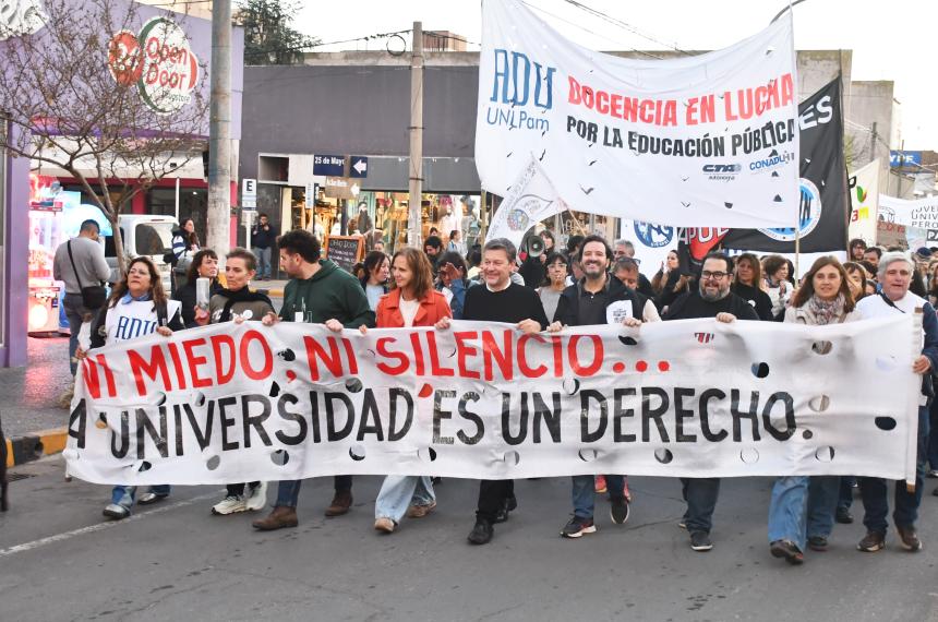 La Marcha Federal Universitaria fue contundente y masiva en Santa Rosa