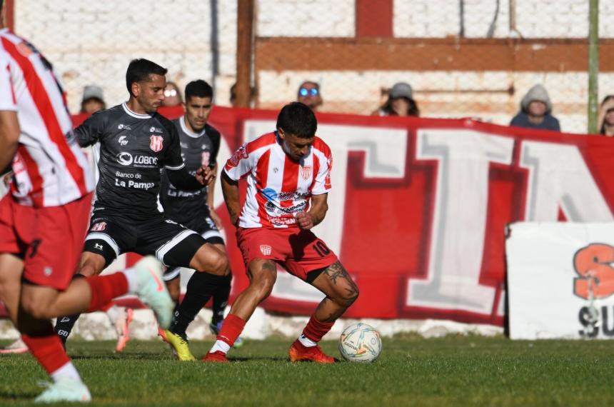 Costa juega en Neuquén por el Federal A