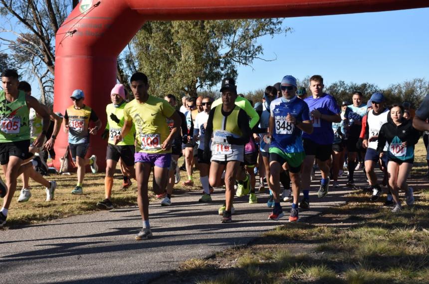 La largada de la competencia en La Malvina (APAV)