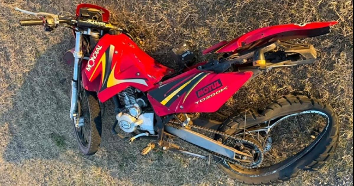 lEl choque se produjo a la altura del kilómetro 73 y la moto quedó destruída