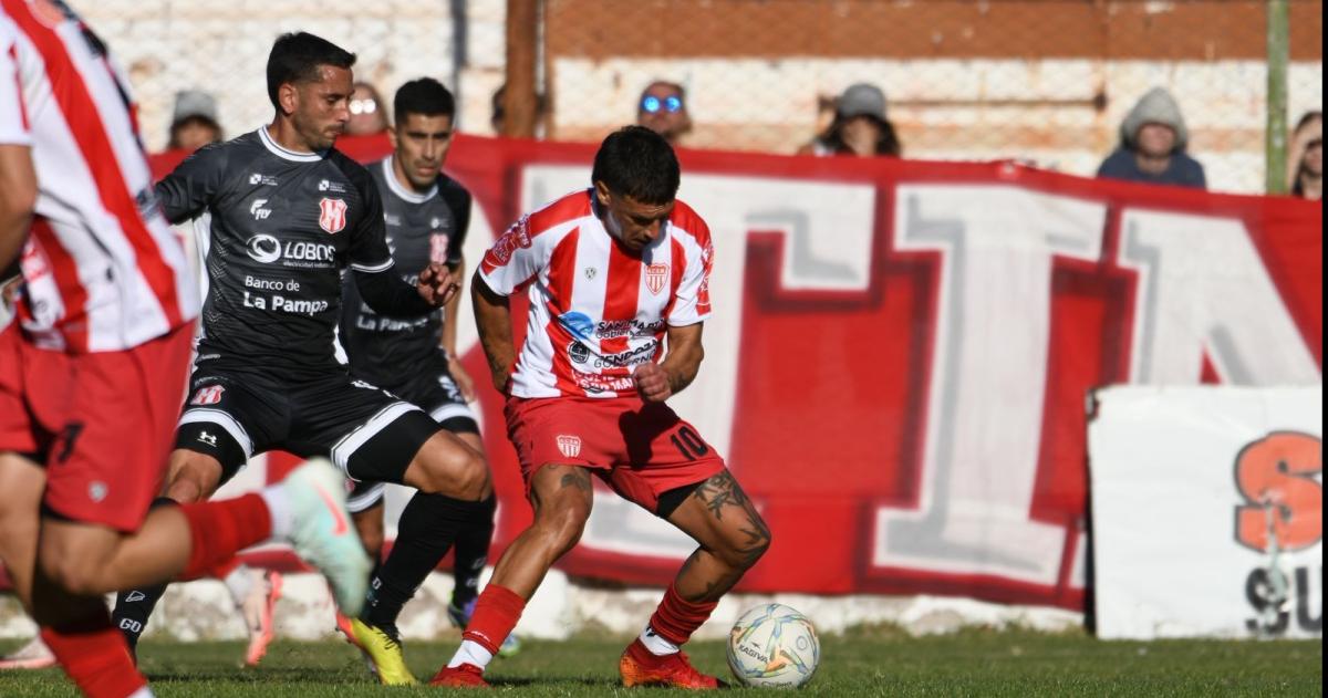 Costa juega en Neuquén por el Federal A