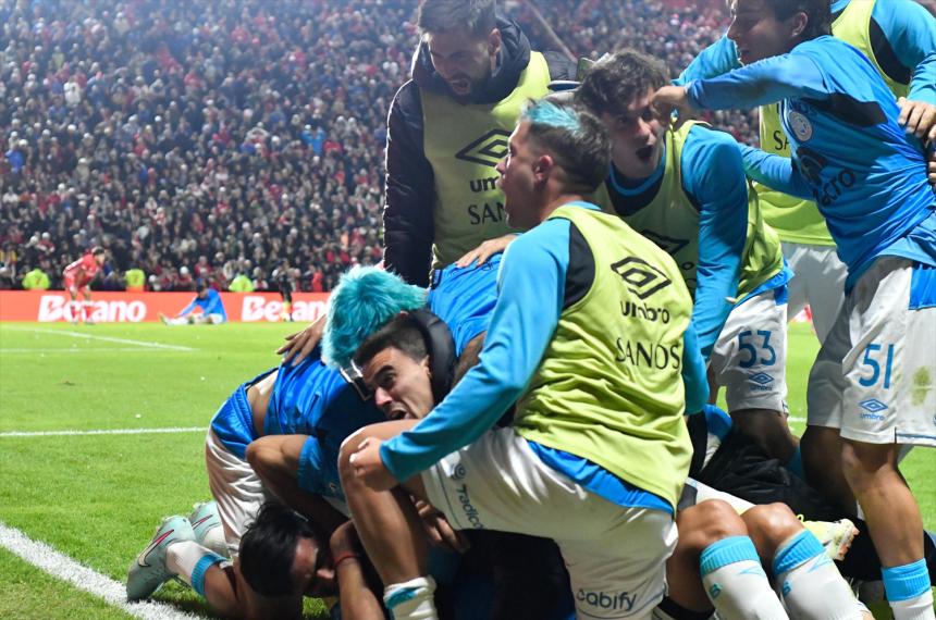 La locura pirata en La Paternal tras la victoria que los metió en la final