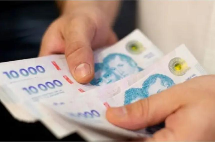  En lo que va de la gestión de Milei el poder adquisitivo estatal acumula un desplome del 17-en-porciento-