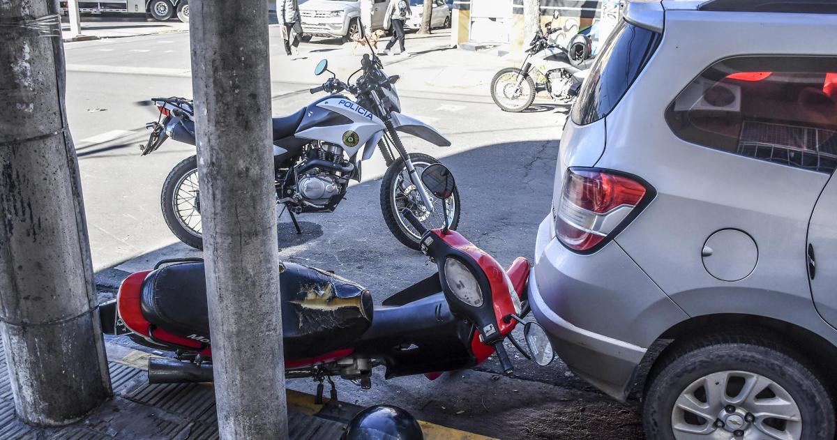 Una de las motoristas fue asistida en el lugar Sufrió una quebradura en una pierna