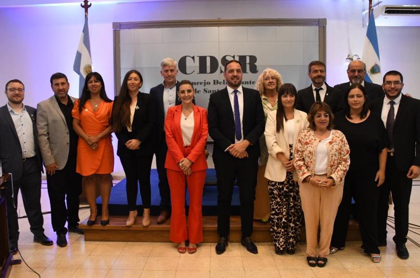 El intendente Luciano di N�poli junto a concejales y concejalas de Santa Rosa
