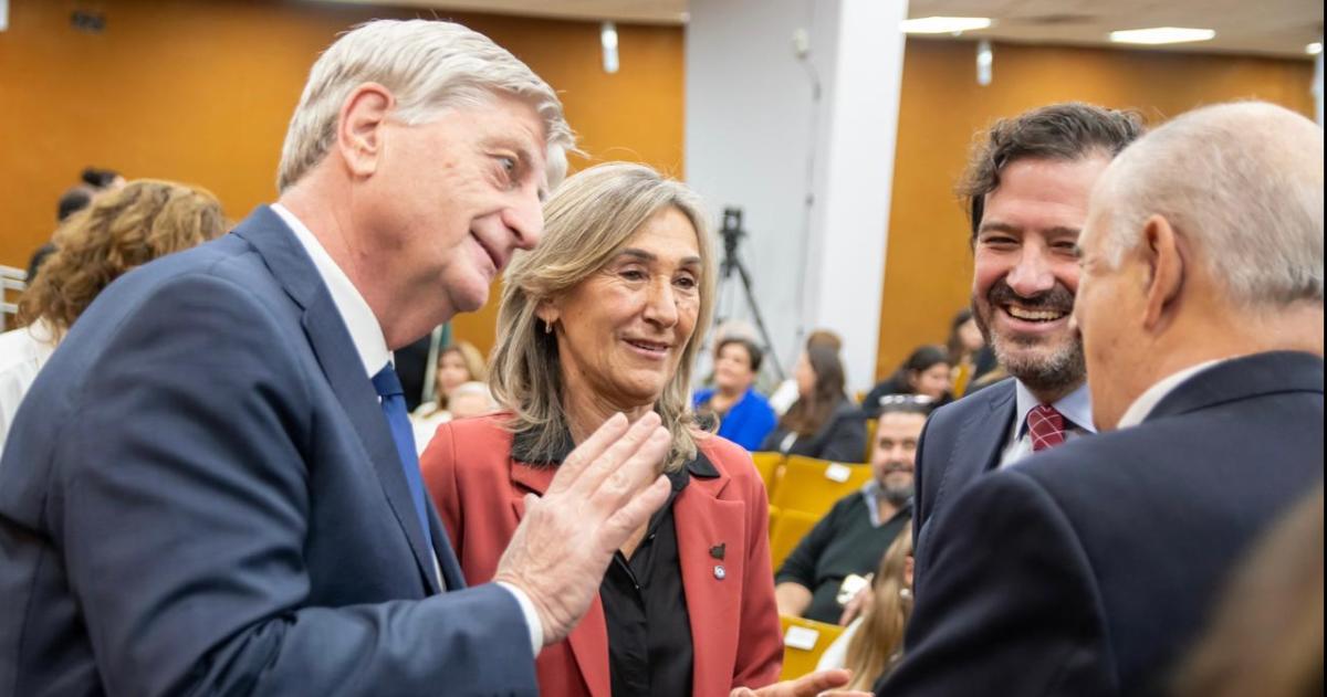 El gobernador Sergio Ziliotto la vicegobernadora Alicia Mayoral y el nuevo rector de la UNLPam Francisco Marull