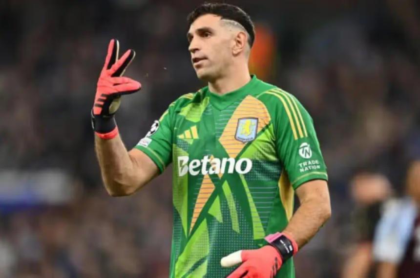 El Dibu Martínez logró su primer título en el Aston Villa