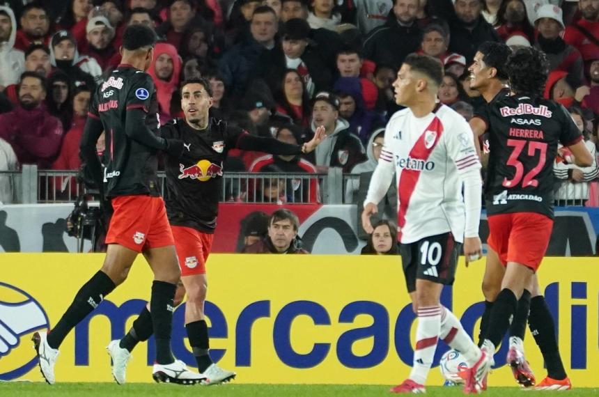 River presenta un equipo alternativo
