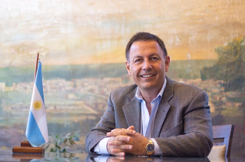 Abel Sabarots intendente de General Acha