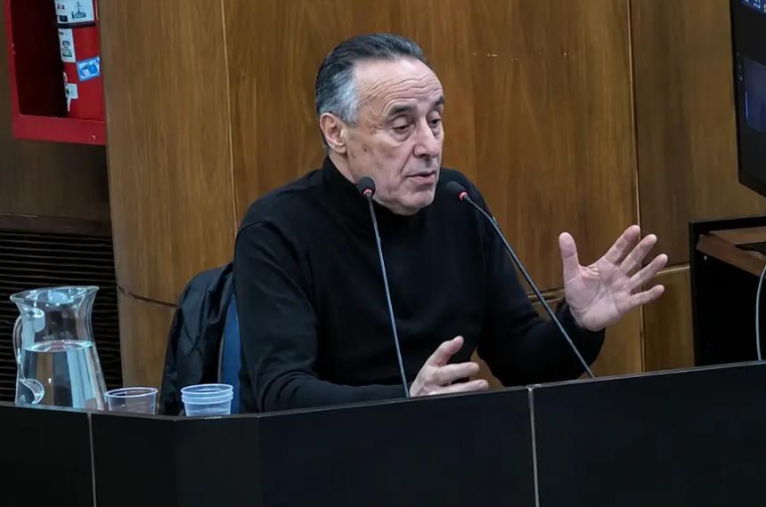 El portero Silva dijo que firmó sin leer