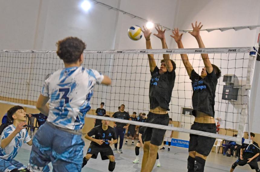 El vóley masculino pelear� por el título ante Río Negro en Santa Rosa