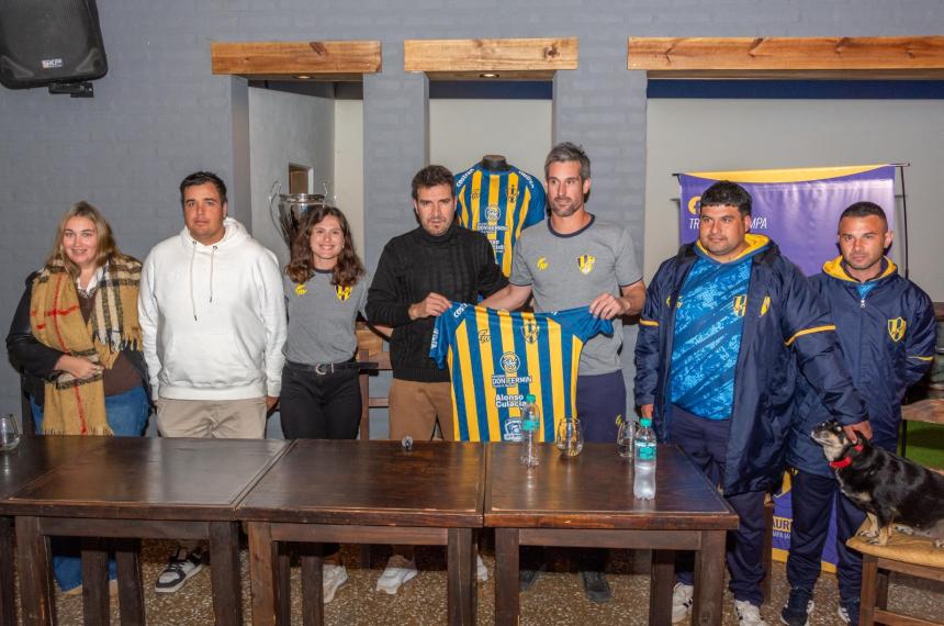 La presentación del nuevo entrenador del Auriazul de Trenel