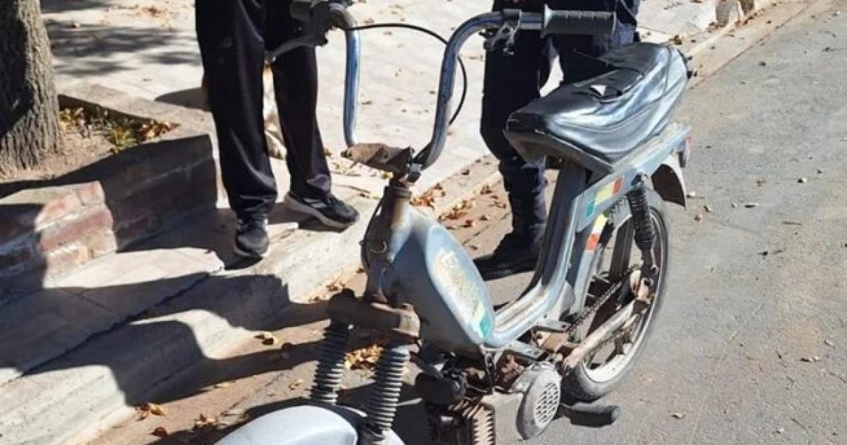 La moto robada era conducida por un menor y fue demorado
