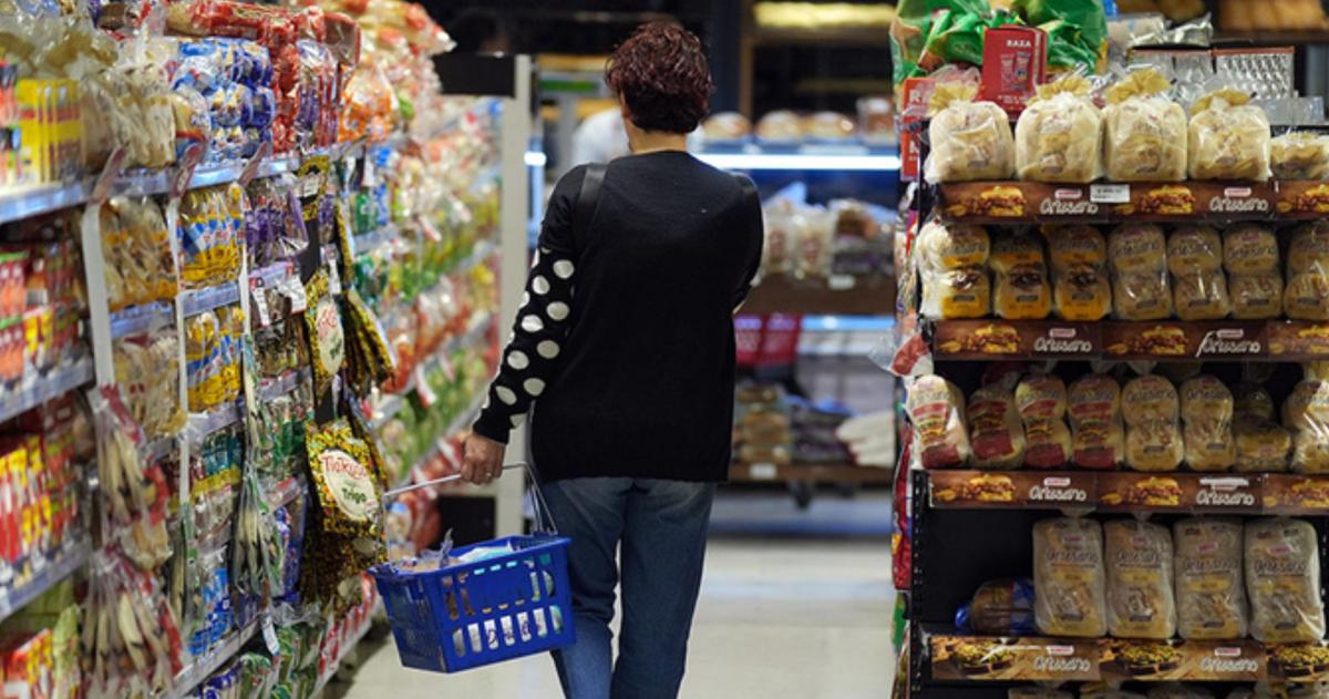 Las ventas en supermercados siguen cayendo