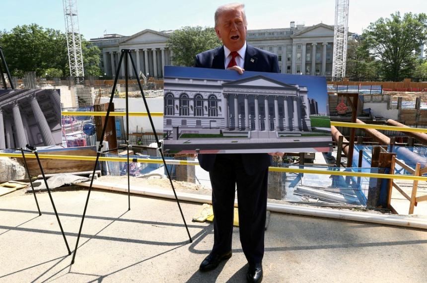 El día después del ataque Donald Trump defendió el plan de remodelación de la Casa Blanca