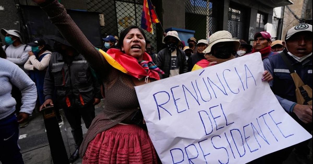 Las manifestaciones populares exigen que se vaya el presidente