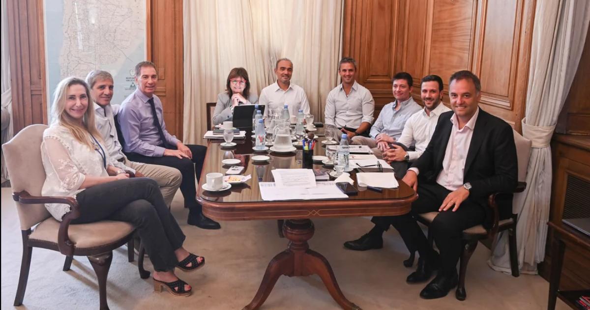 La Mesa Política vuelve a reunirse tras el fin de semana largo
