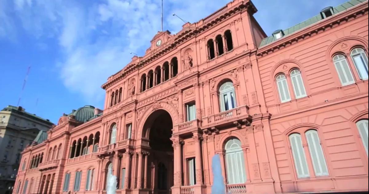 El promedio de la gestión de Milei descendió a 241 puntos