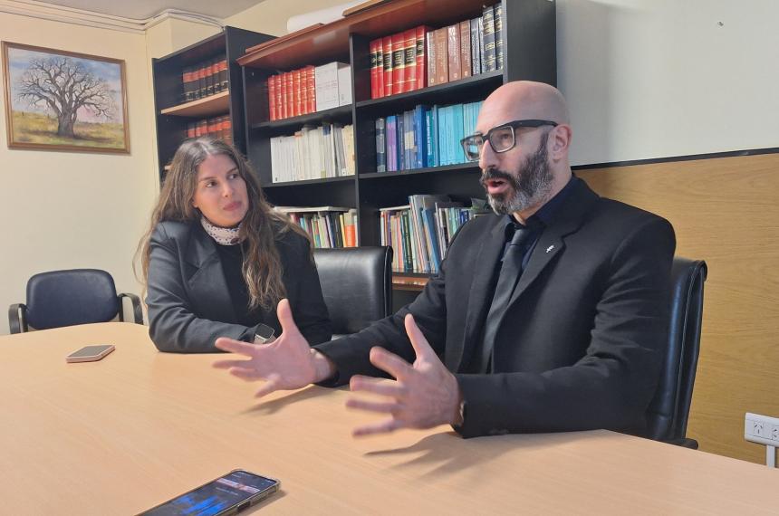 Manuel Tedín secretario e Ivana Arosteguichar comunicadora de la FIA