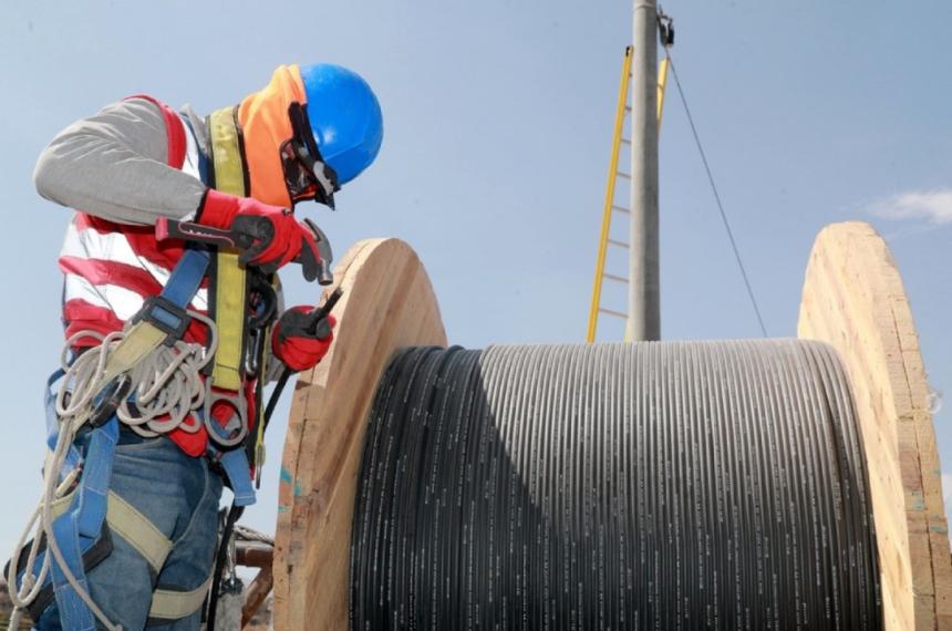 La empresa Claro se queja de las barreras pero no formalizó proyectos