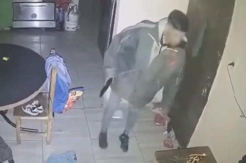 Una c�mara registró el accionar del delincuente