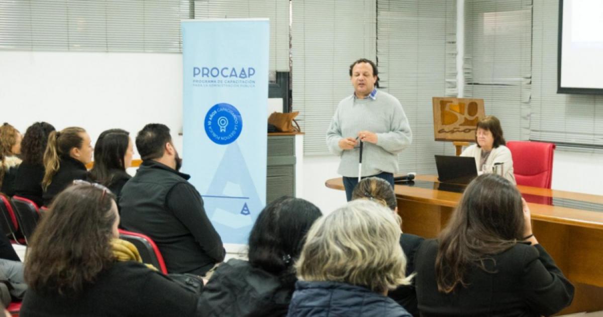 El director Iv�n Poggio tuvo a su cargo la formación