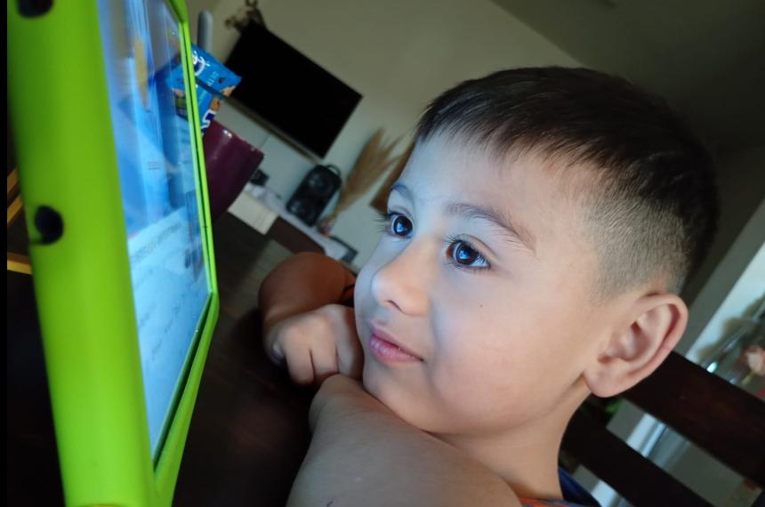 Lorenzo tiene cinco años Sus padres reclaman una docente integradora y un acompañante