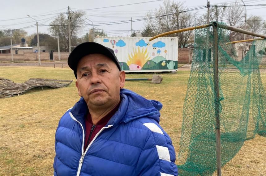 Santiago Rodríguez presidente de la Asociación Villa Germinal mostró la preocupación por el predio que ocupan