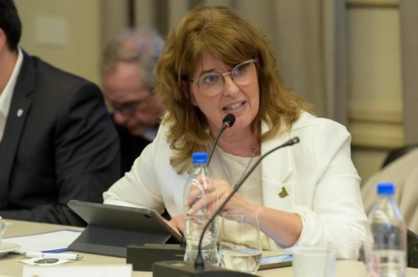 la cartera encabezada por Marcela Feuerschvenger salió a responder
