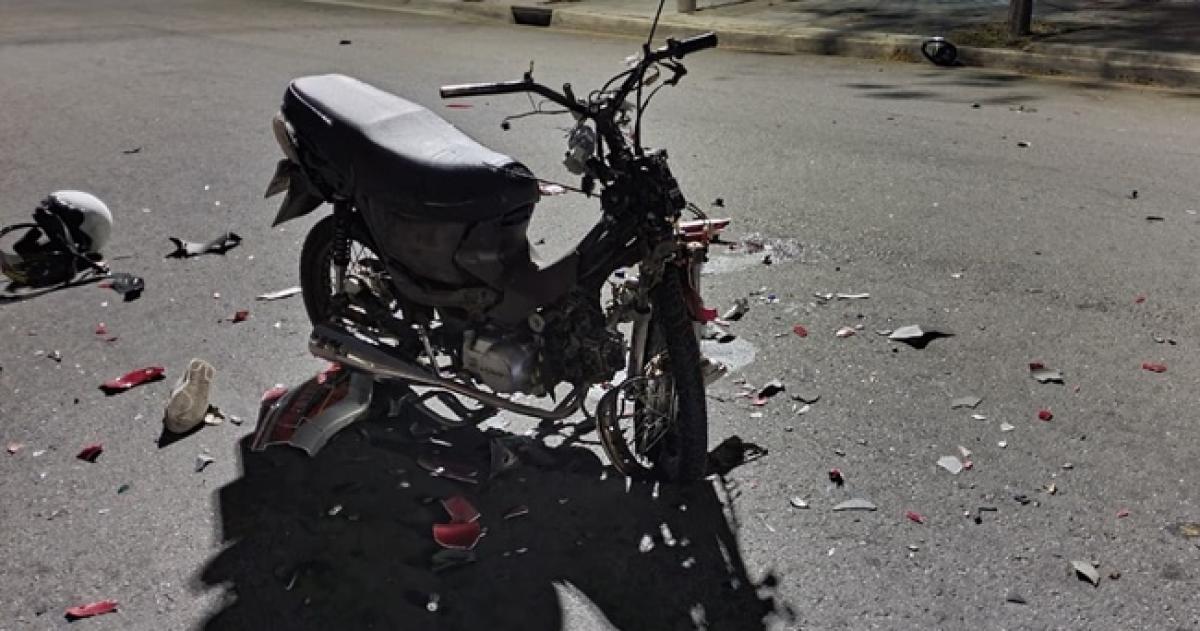 Los heridos internados en terapia iban en la moto Corven 110 cc
