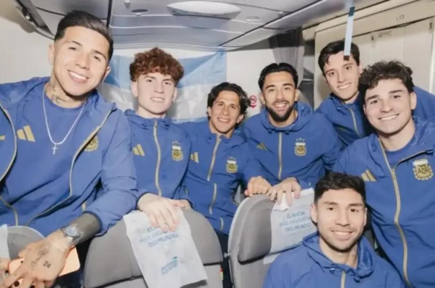 Una parte de la delegación partió hacia Estados Unidos en un vuelo charter