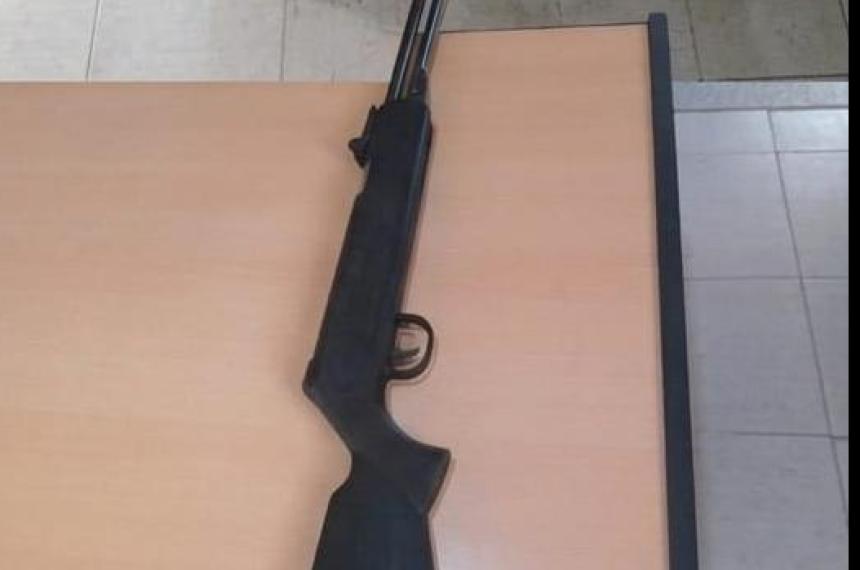  La Policía secuestró el rifle cal 55 aunque afortunadamente no se registraron heridos