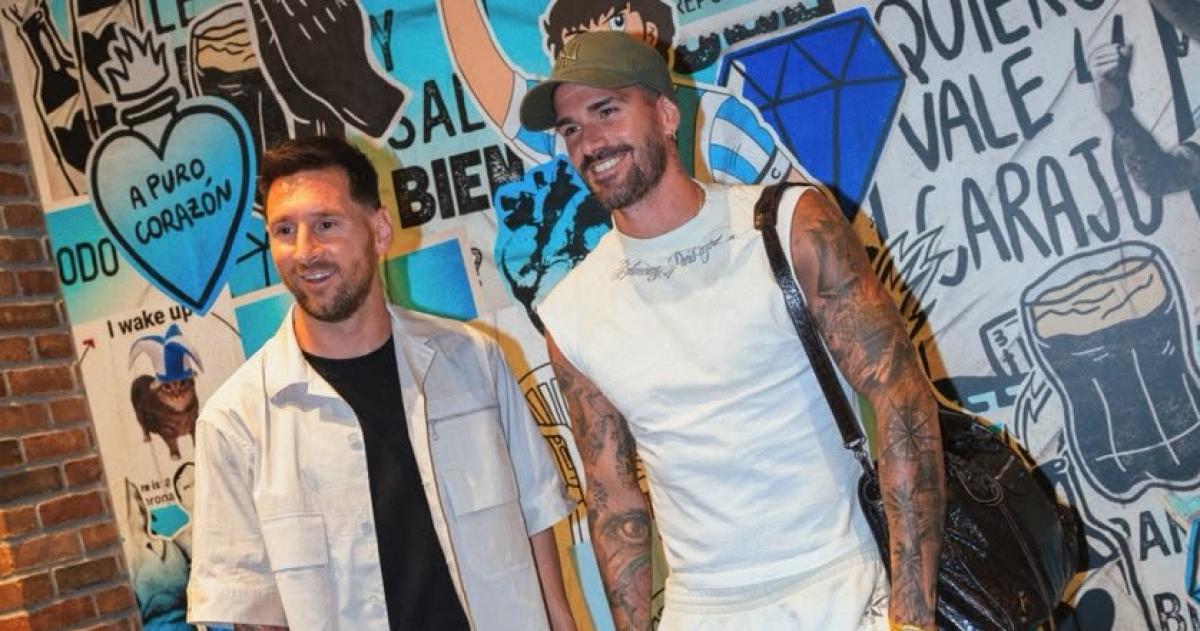 Messi y De Paul llegaron juntos a la concentración en Kansas