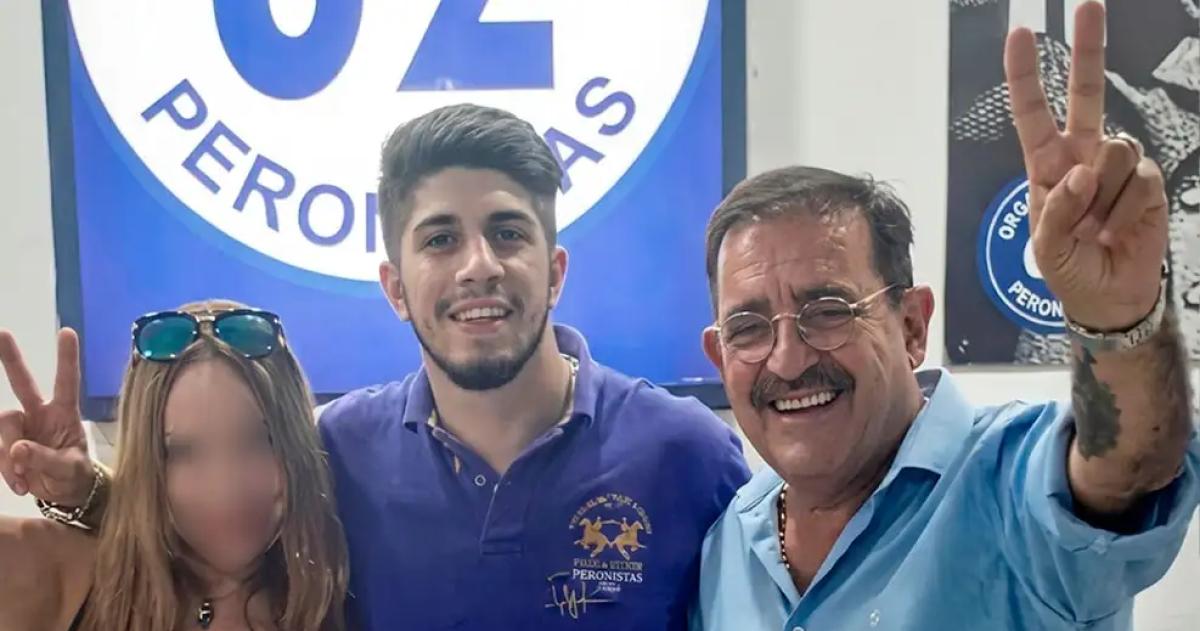  Claudio Gabriel Barrelier (en el medio) detenido por el femicidio de Agostina