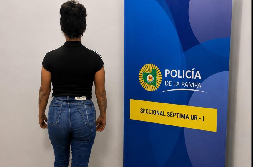 La encontraron oculta entre las malezas de un baldío lindante a la casa de su pareja