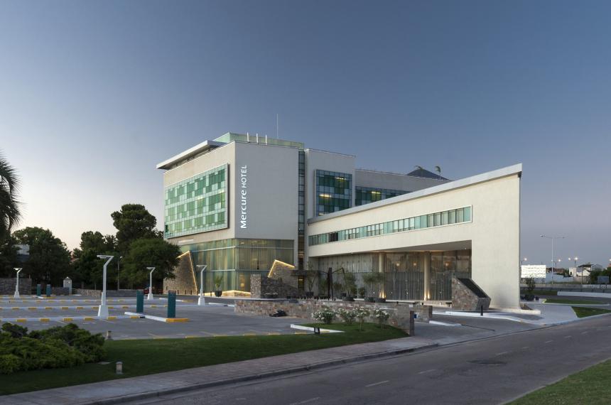 La plantilla del hotel se redujo a la mitad tras registrarse despidos retiros voluntarios y traslados al Casino