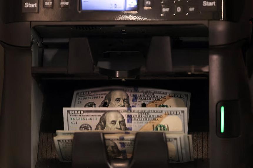 El dólar anota una suba de 22-en-porciento- en el primer tramo de junio