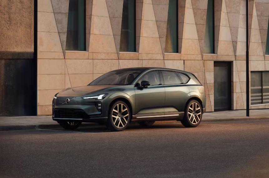 El Volvo EX60 alcanza hasta 810 kilómetros de autonomía en su versión de tracción total