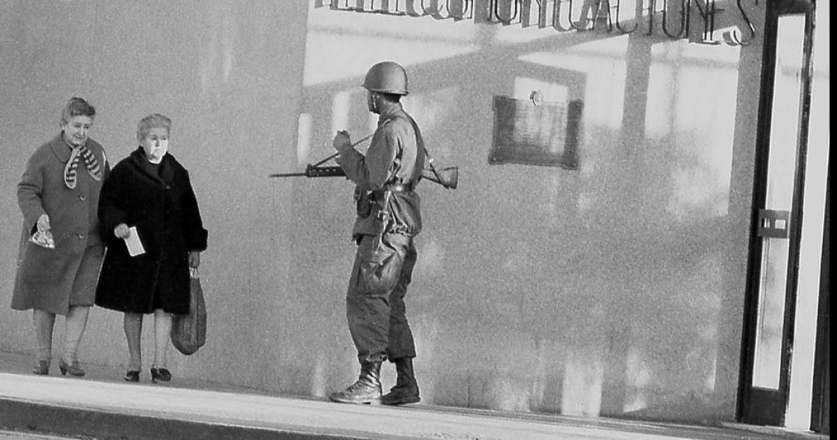 Las primeras horas del golpe vigilancia en el Correo